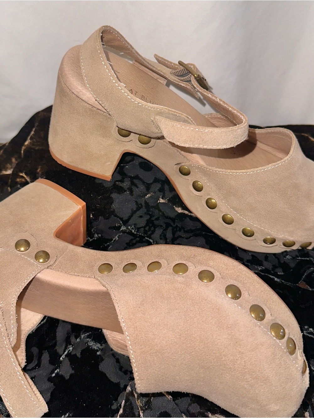 Chocolat Blu Women's Tan Suede Garvey Size 7.5 Mary Jane Clogs with Stud Detail